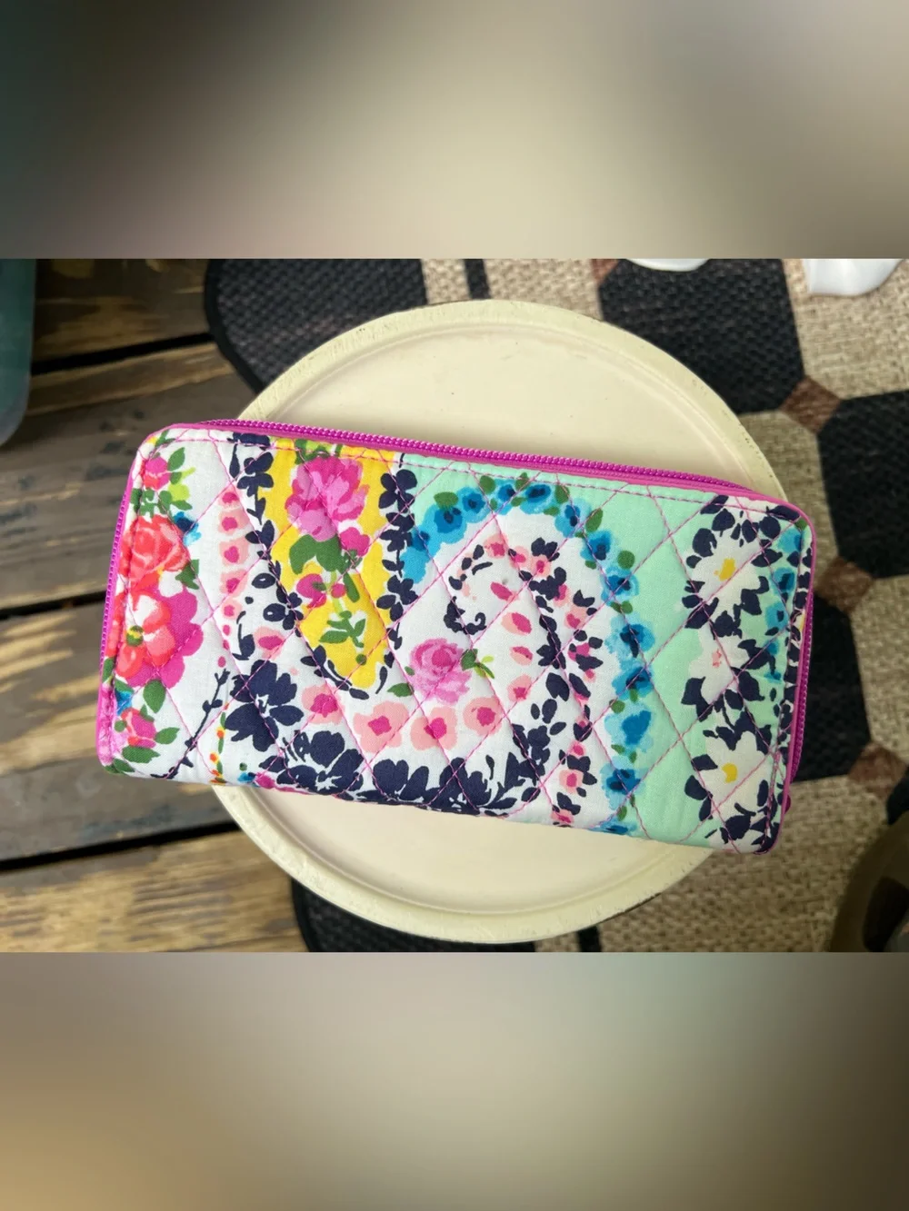 NWOT Vera Bradley Quilted Colorful Floral Patchwork Zip Around Wallet / Clutch